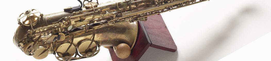 Versatile stand Alto saxophone